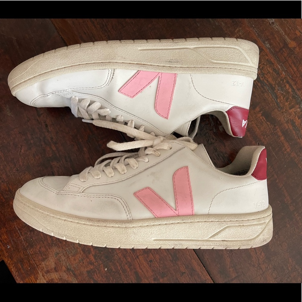 Vejas pink/red size 8